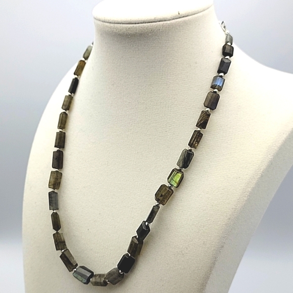 Natural Rainbow Fire Labradorite 8x6 to 11x8mm Faceted Nugget Beads Necklace 16" - Picture 5 of 9